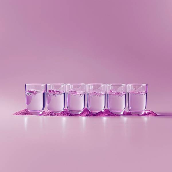 女人一天八杯水時間表,以女人一天八杯水時間表為主題,用簡潔明了的設計風格呈現,包含不同時間段飲水場景,突出健康生活理念,信息清晰易讀