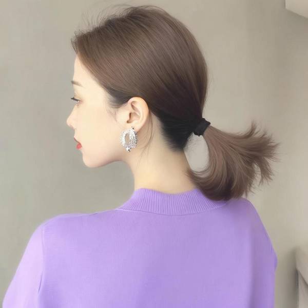 低馬尾丸子頭怎么扎，慵懶低馬尾變元氣丸子頭七步圖解